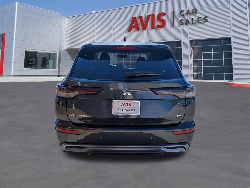 Thumbnail: 2025 Mitsubishi Outlander - 7