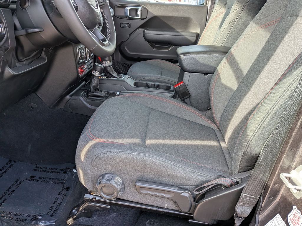 Thumbnail: 2025 Jeep Wrangler - 23