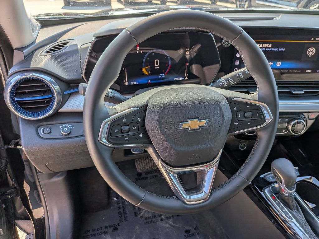 Thumbnail: 2025 Chevrolet Trax - 21