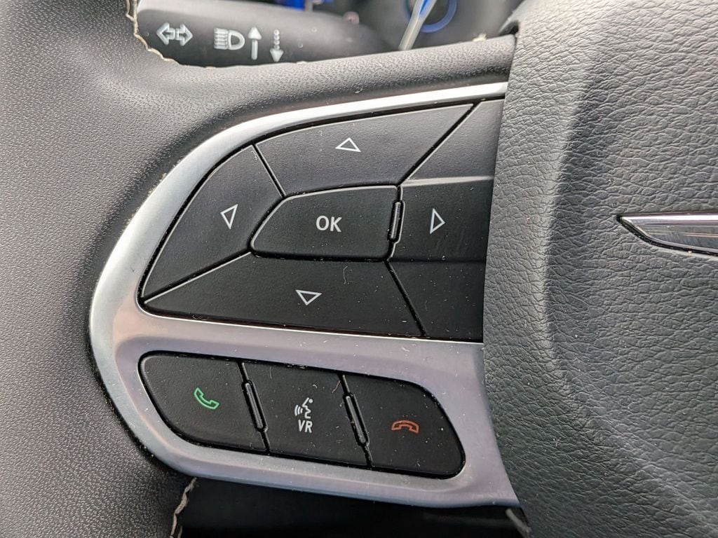 Thumbnail: 2025 Chrysler Pacifica - 19