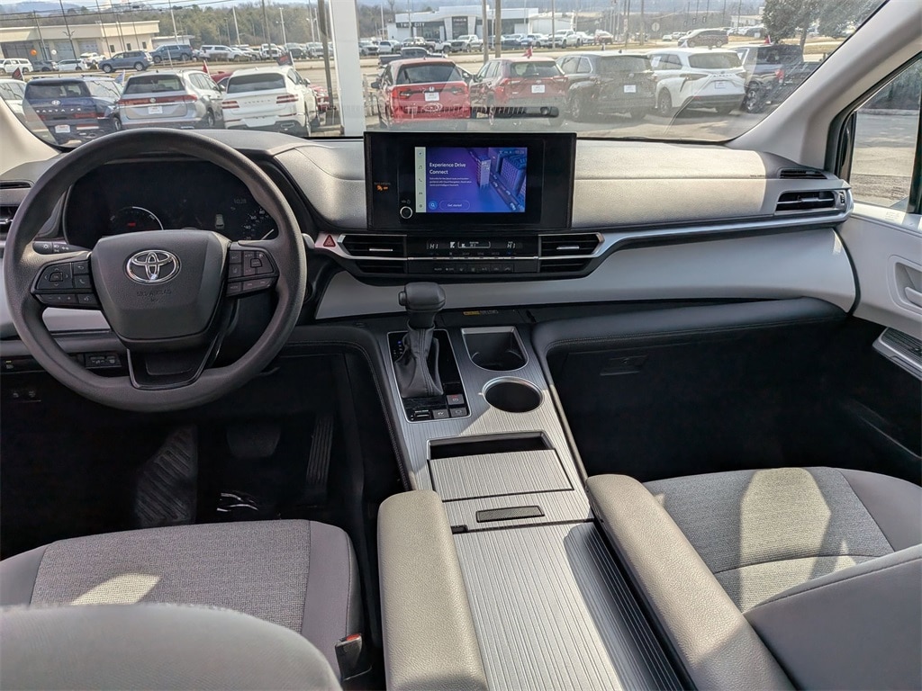 Thumbnail: 2025 Toyota Sienna - 23