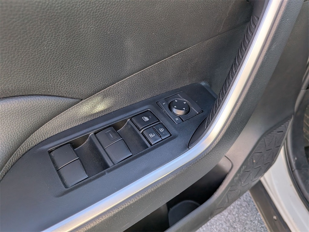 Thumbnail: 2024 Toyota RAV4 - 13