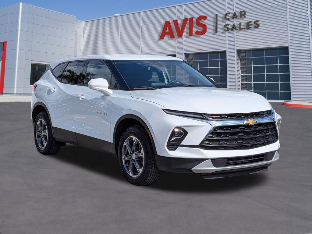 Thumbnail: 2025 Chevrolet Blazer - 3