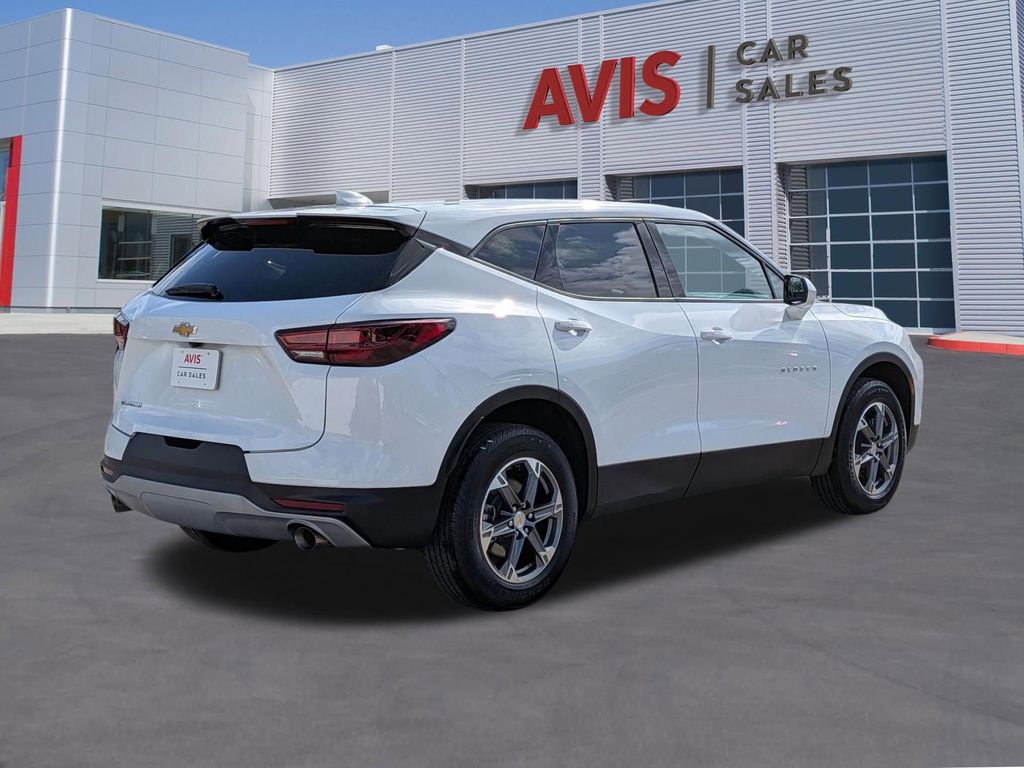 Thumbnail: 2025 Chevrolet Blazer - 6