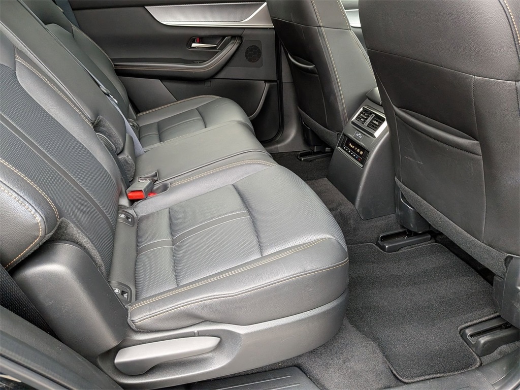 Thumbnail: 2025 Mazda CX-70 - 30