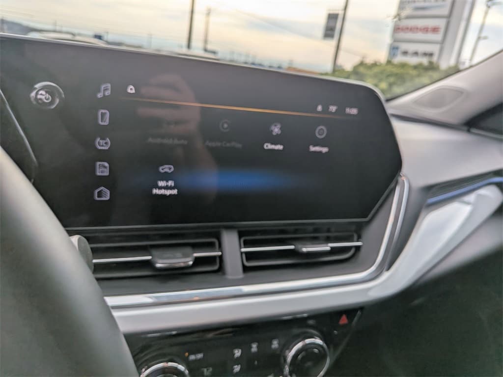 Thumbnail: 2025 Chevrolet Trax - 17