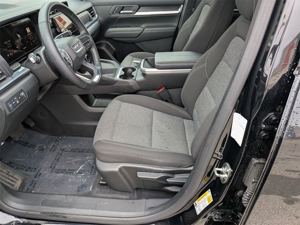 Thumbnail: 2025 GMC Terrain - 22