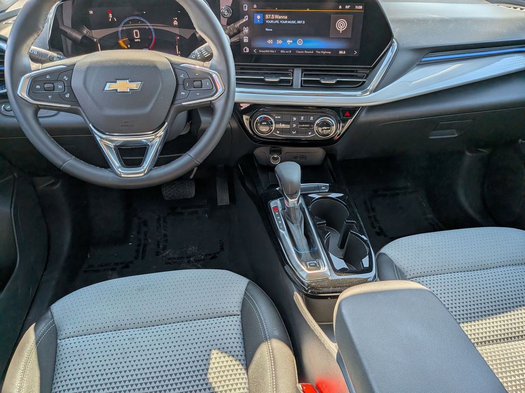 Thumbnail: 2025 Chevrolet Trax - 24