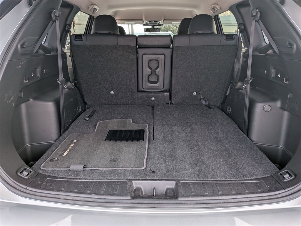 Thumbnail: 2025 Mitsubishi Outlander - 27