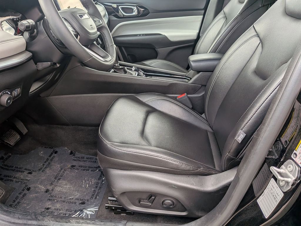 Thumbnail: 2025 Jeep Compass - 24