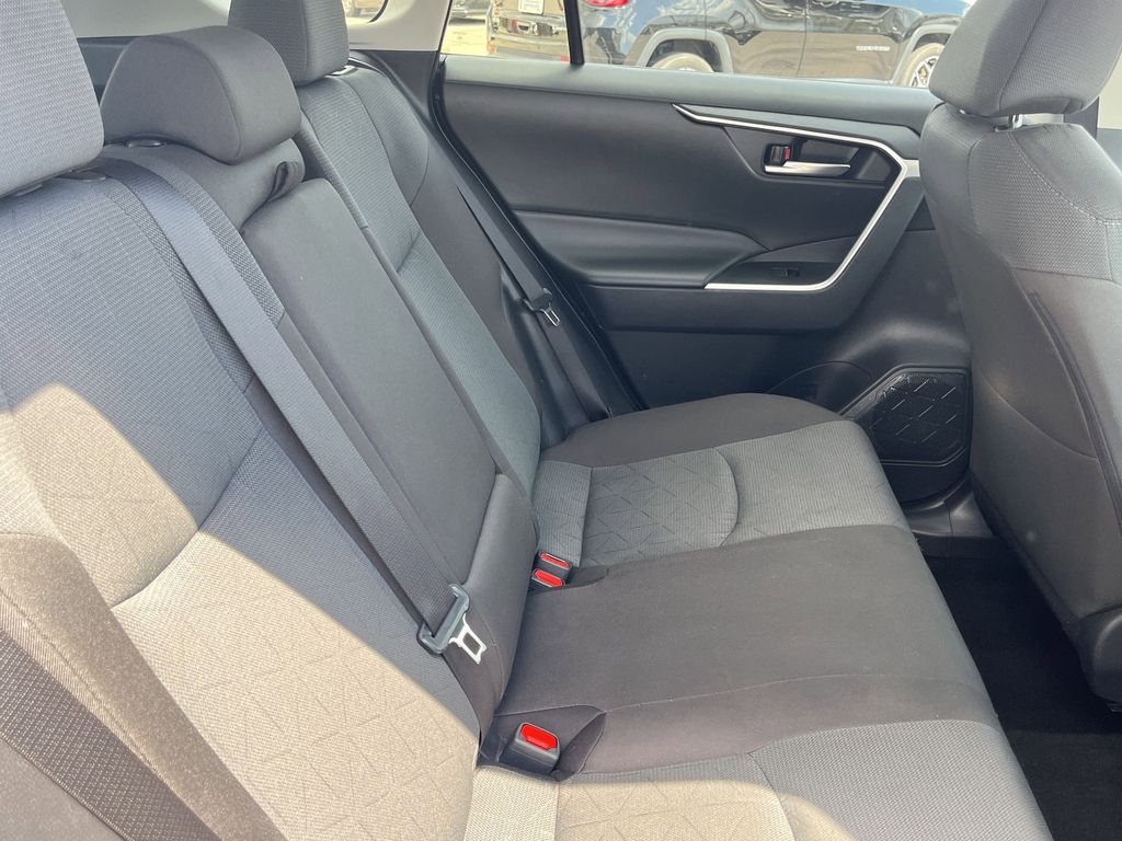 Thumbnail: 2025 Toyota RAV4 - 29