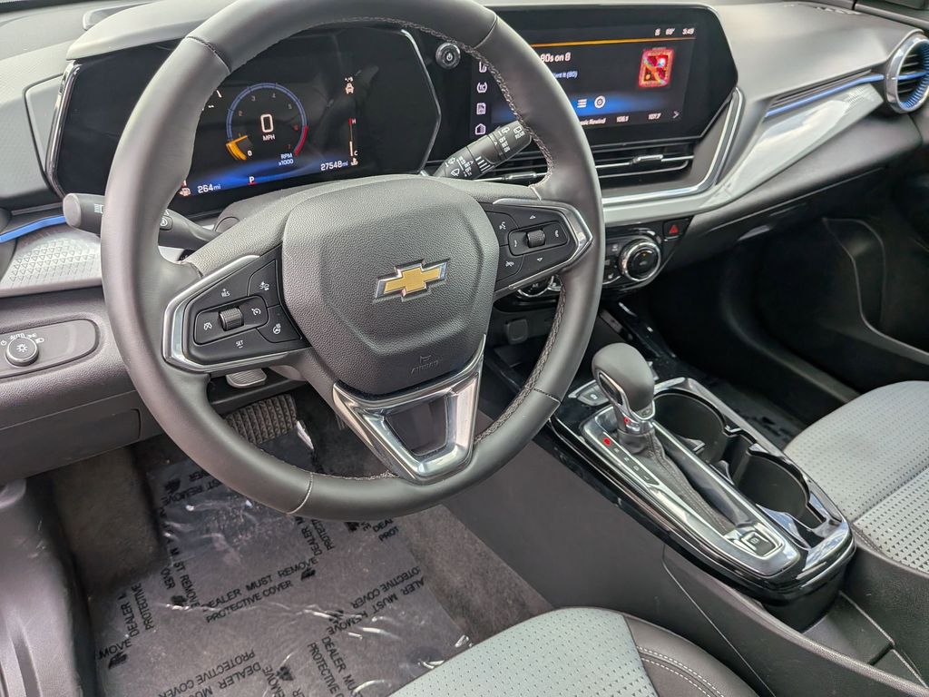 Thumbnail: 2025 Chevrolet Trax - 14