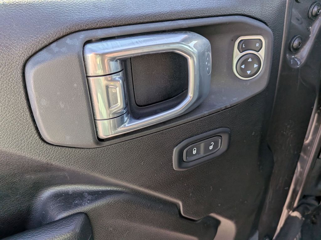 Thumbnail: 2025 Jeep Wrangler - 13