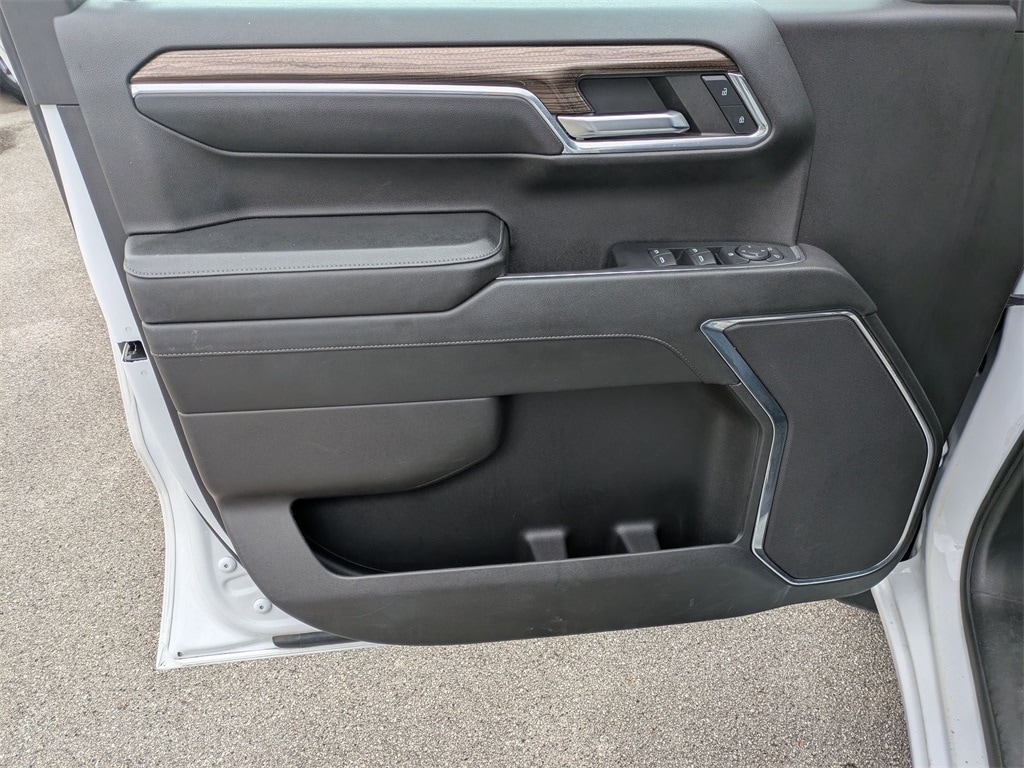 Thumbnail: 2023 Chevrolet Silverado 1500 - 11