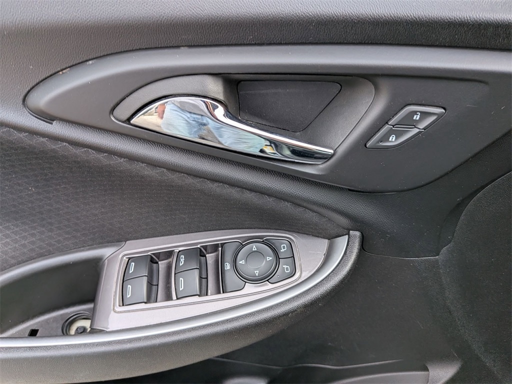 Thumbnail: 2023 Chevrolet Malibu - 11