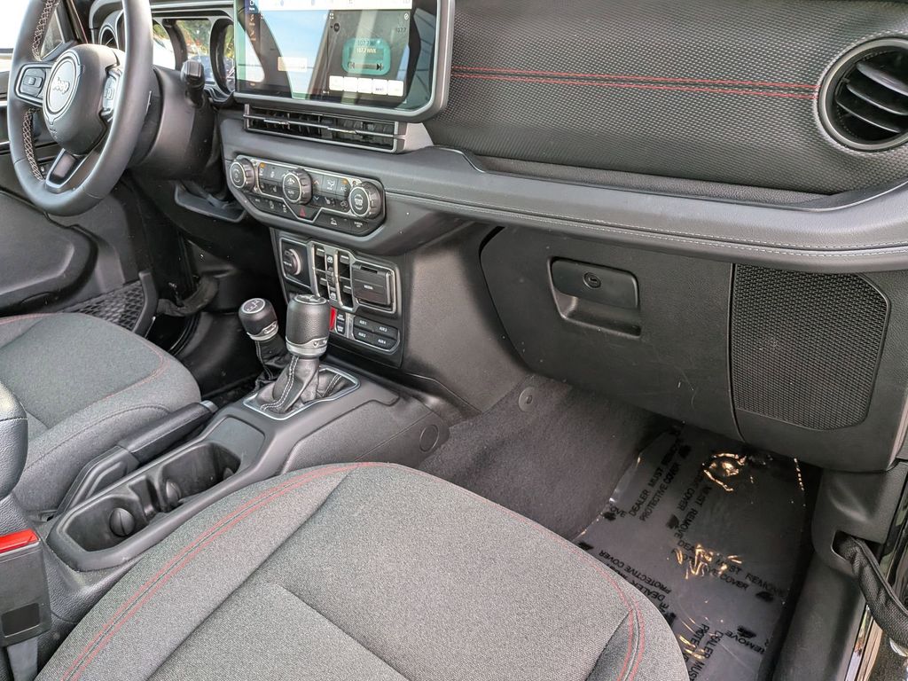 Thumbnail: 2025 Jeep Wrangler - 28