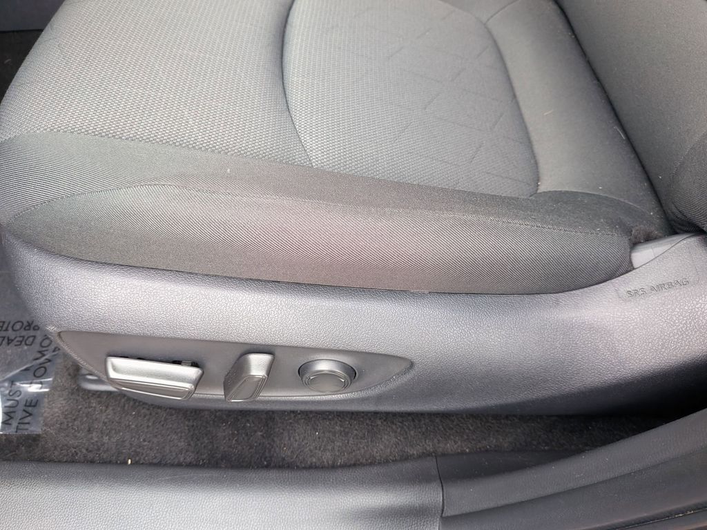 Thumbnail: 2025 Toyota RAV4 - 14