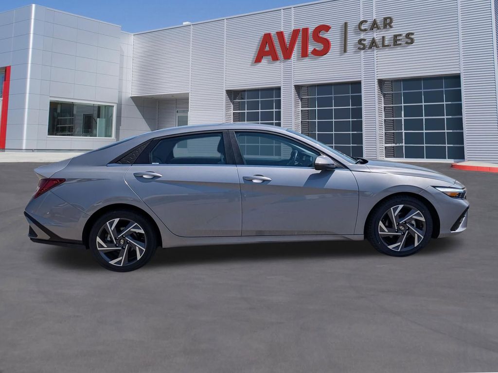 Thumbnail: 2025 Hyundai Elantra - 5