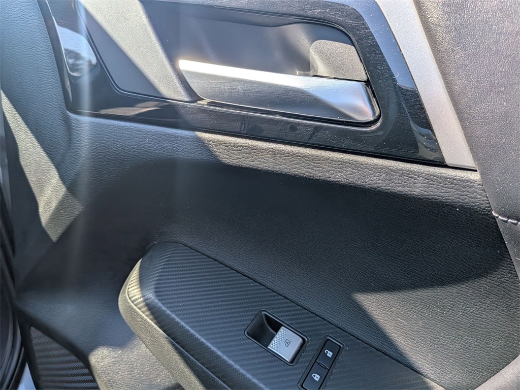 Thumbnail: 2024 Mitsubishi Outlander - 33