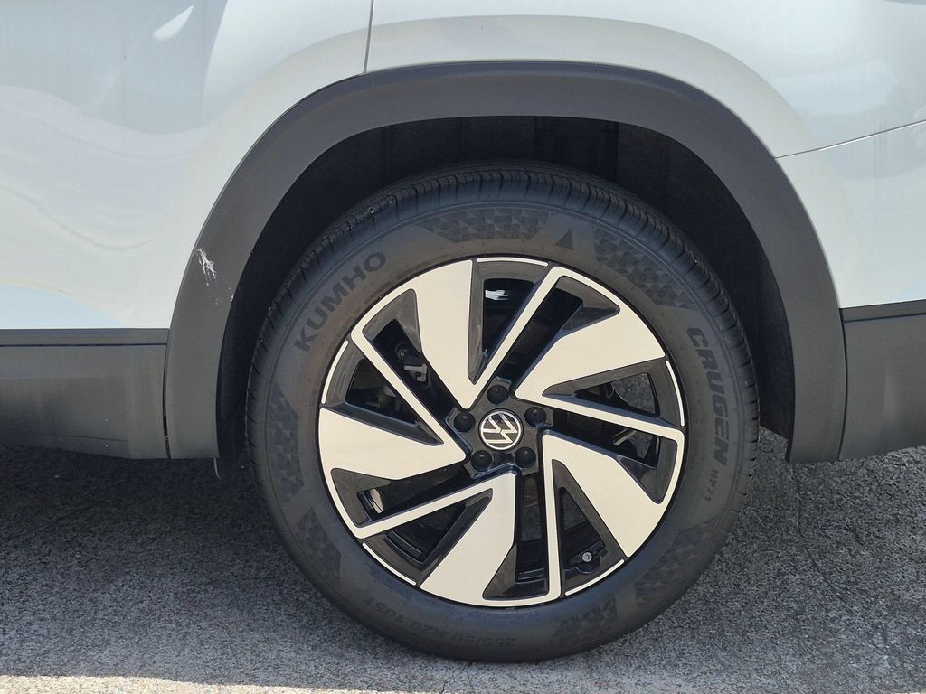 2025 Volkswagen Atlas SE w/Tech - Photo 34