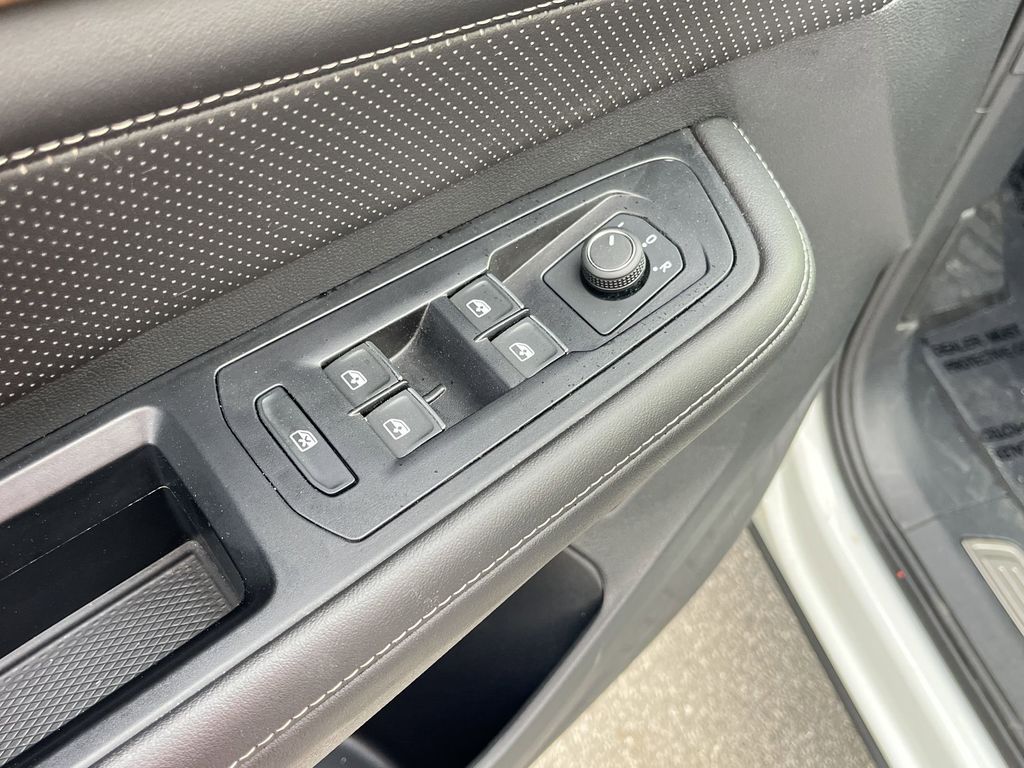 Thumbnail: 2025 Volkswagen Atlas - 13