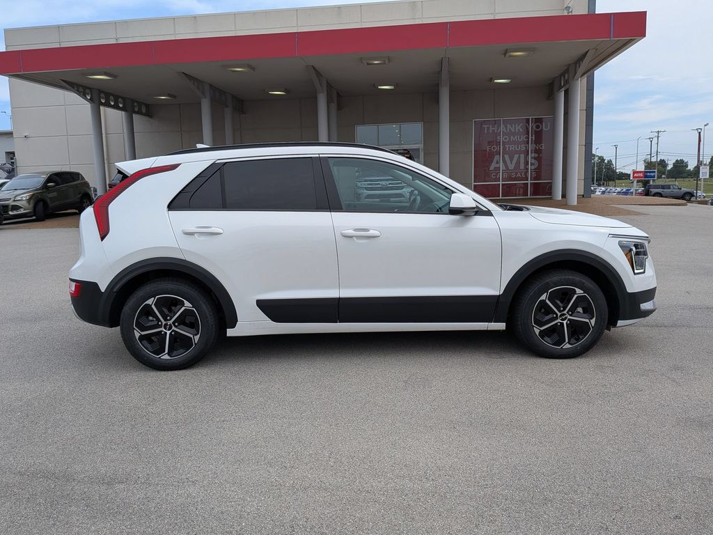 Thumbnail: 2025 Kia Niro - 5