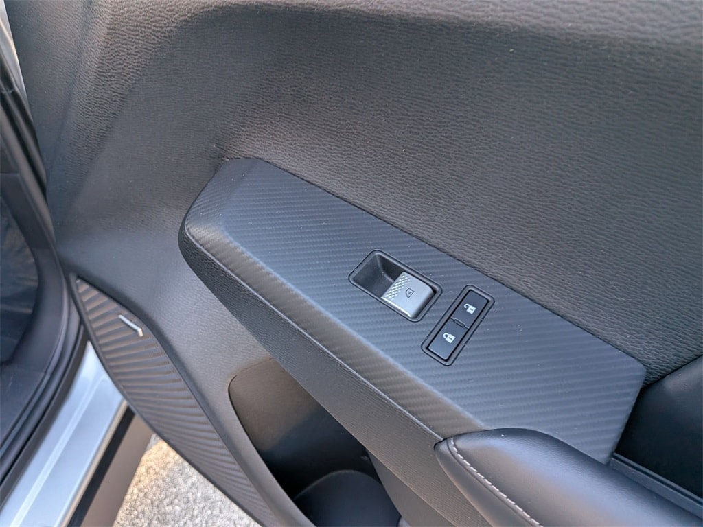 Thumbnail: 2025 Mitsubishi Outlander - 30