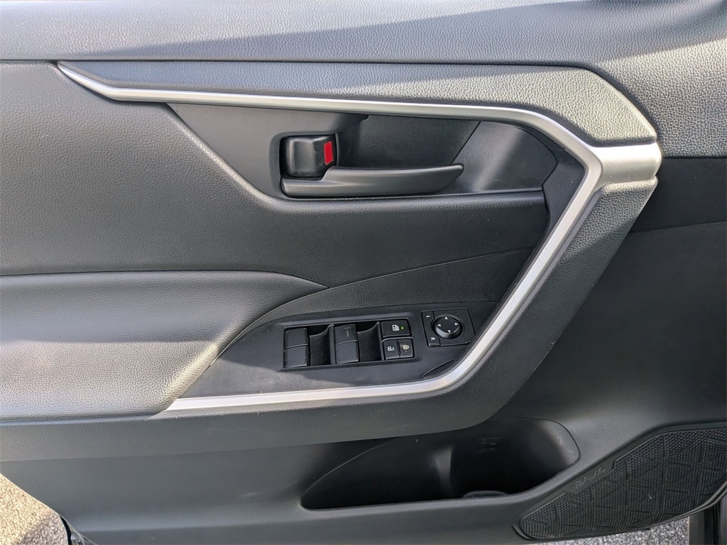 Thumbnail: 2025 Toyota RAV4 - 11