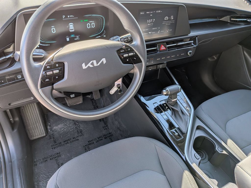 Thumbnail: 2025 Kia Niro - 14