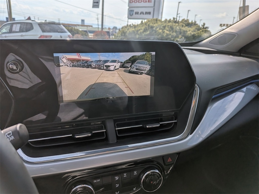 Thumbnail: 2025 Chevrolet Trax - 18