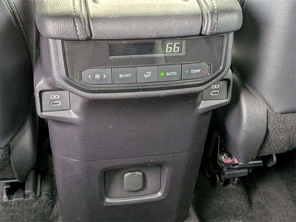 Thumbnail: 2025 Toyota Grand Highlander - 26