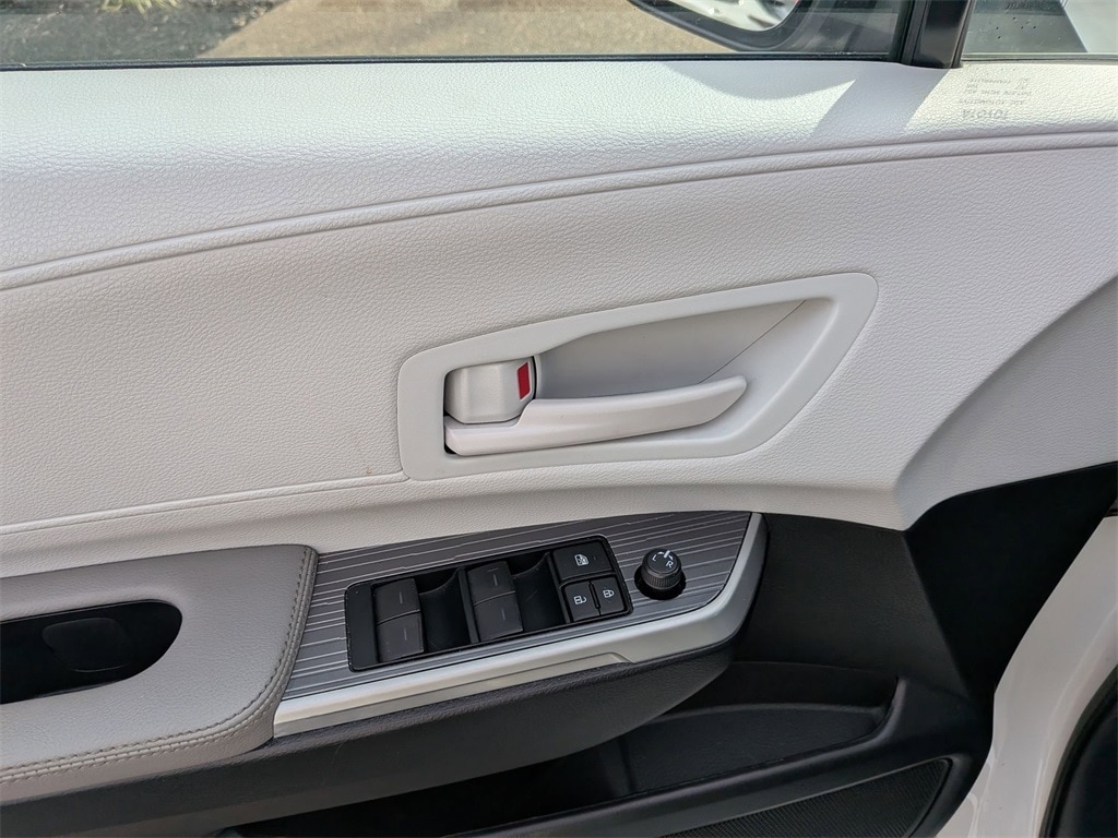 Thumbnail: 2025 Toyota Sienna - 11