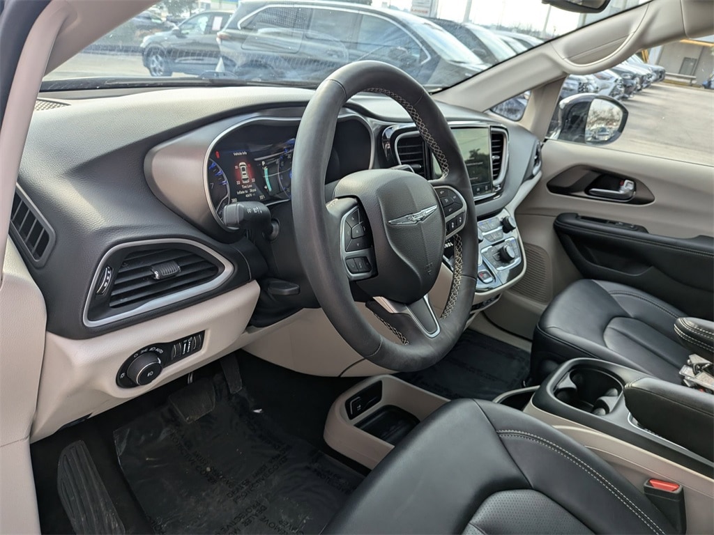 Thumbnail: 2024 Chrysler Pacifica - 15