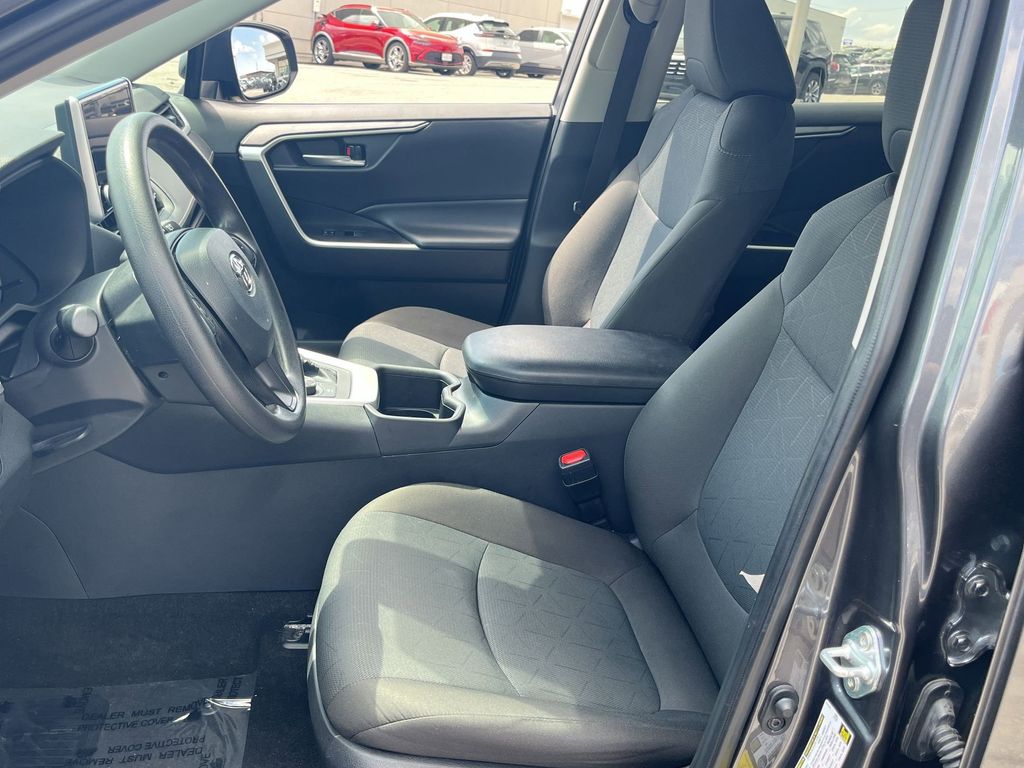 Thumbnail: 2025 Toyota RAV4 - 24