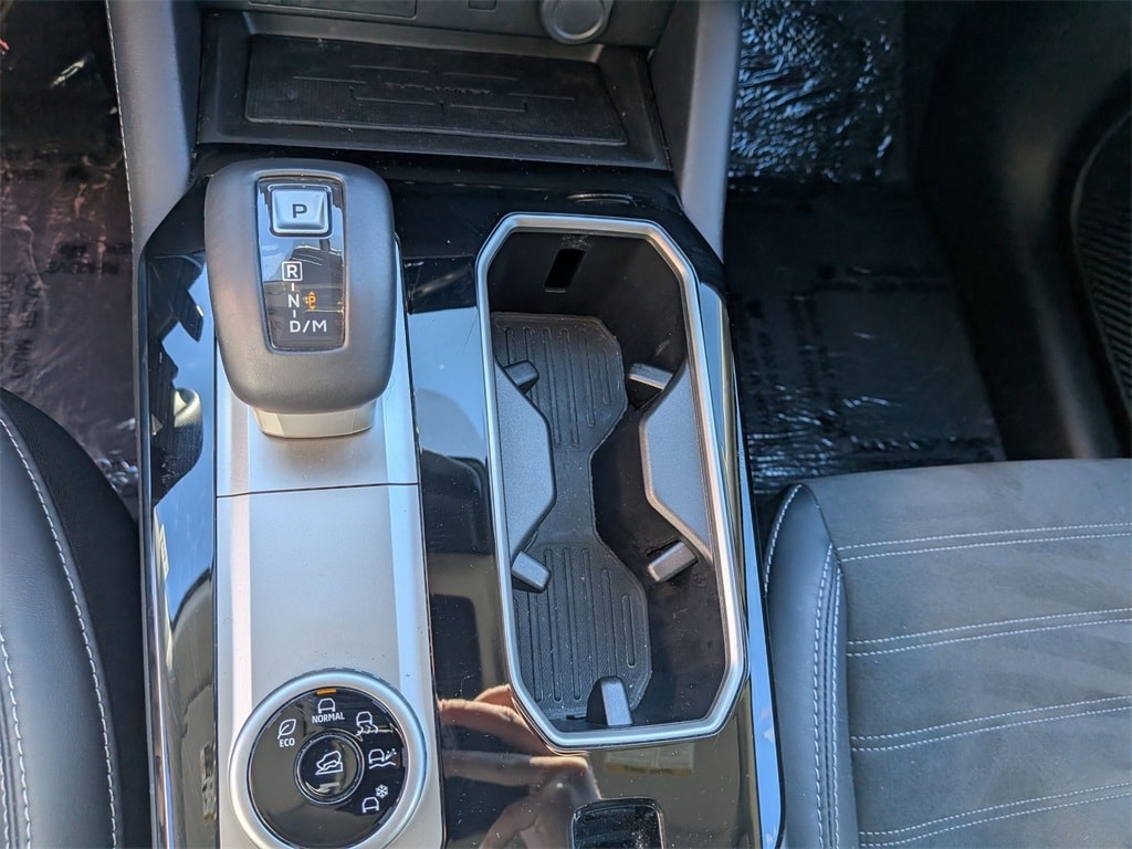 Thumbnail: 2025 Mitsubishi Outlander - 21