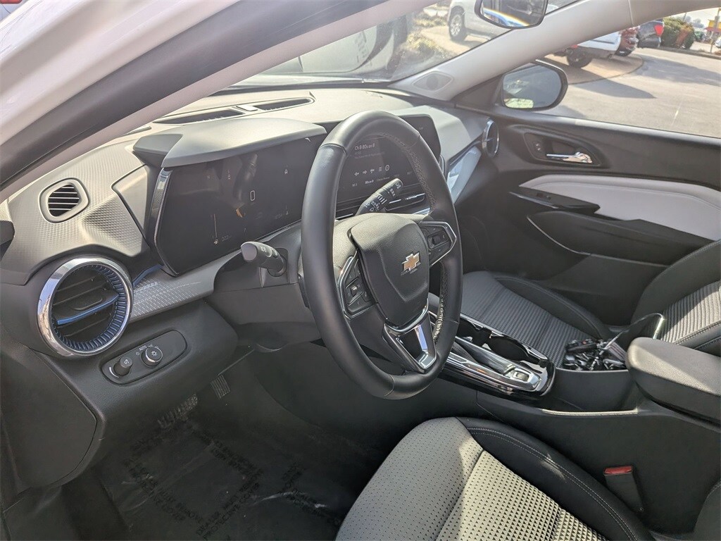 Thumbnail: 2025 Chevrolet Trax - 15