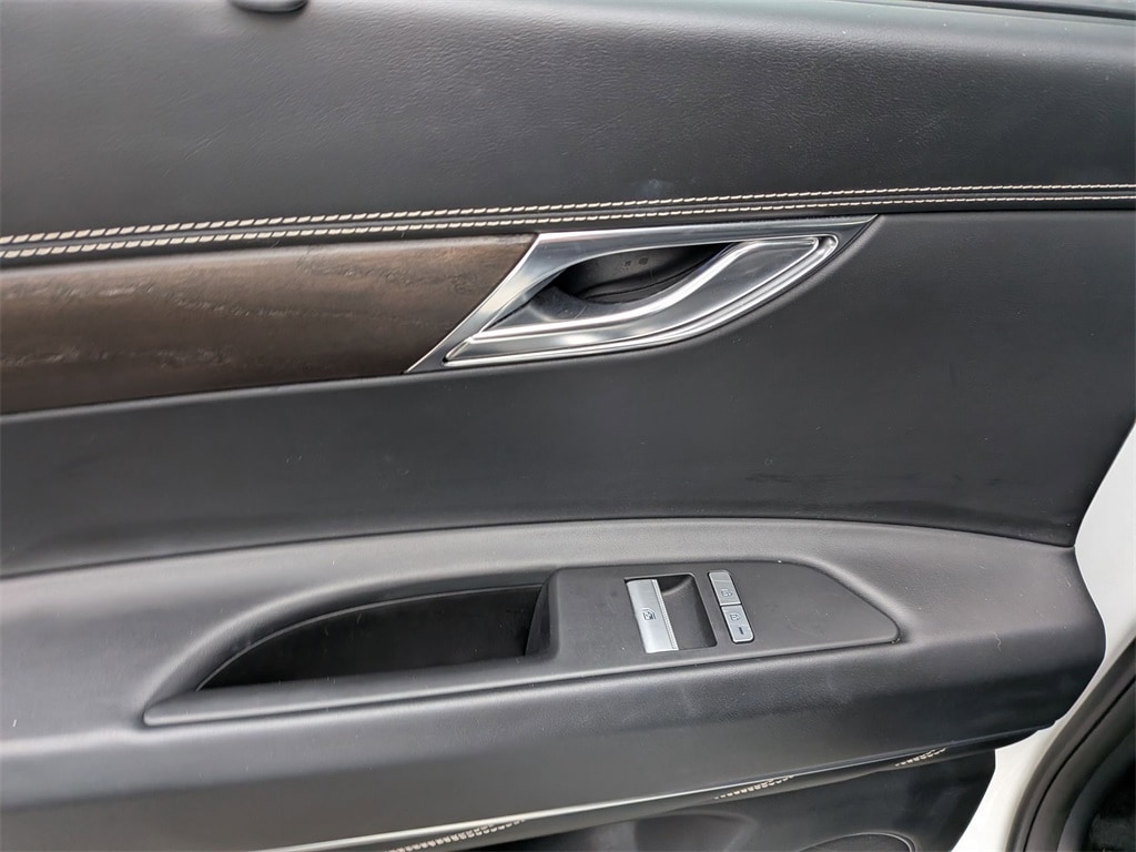 Thumbnail: 2024 Genesis GV80 - 24