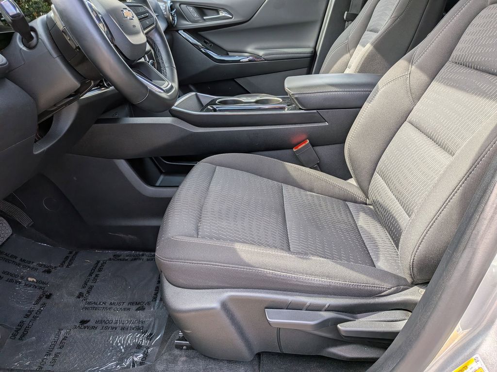 Thumbnail: 2025 Chevrolet Equinox - 21