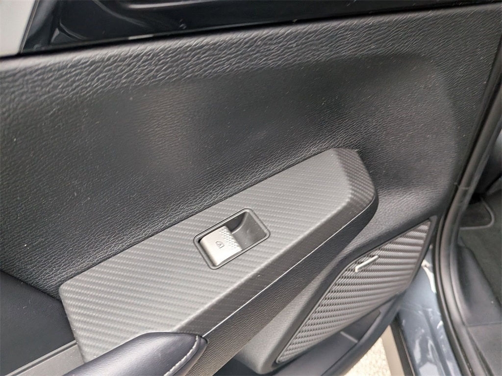 Thumbnail: 2025 Mitsubishi Outlander - 24