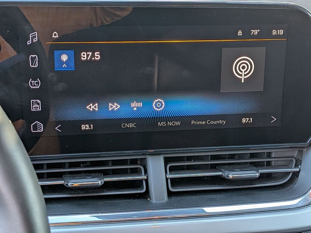 Thumbnail: 2025 Chevrolet Trax - 17