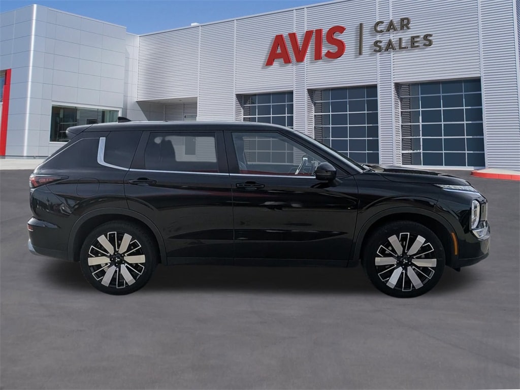 Thumbnail: 2025 Mitsubishi Outlander - 5