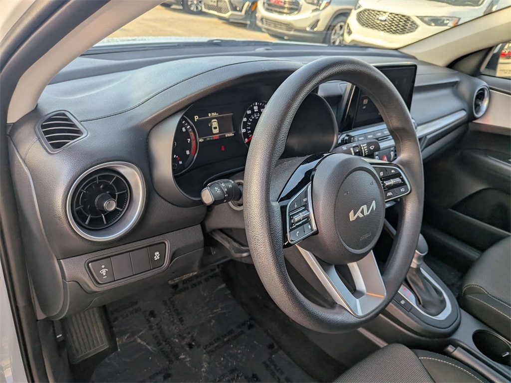 Thumbnail: 2024 Kia Forte - 15