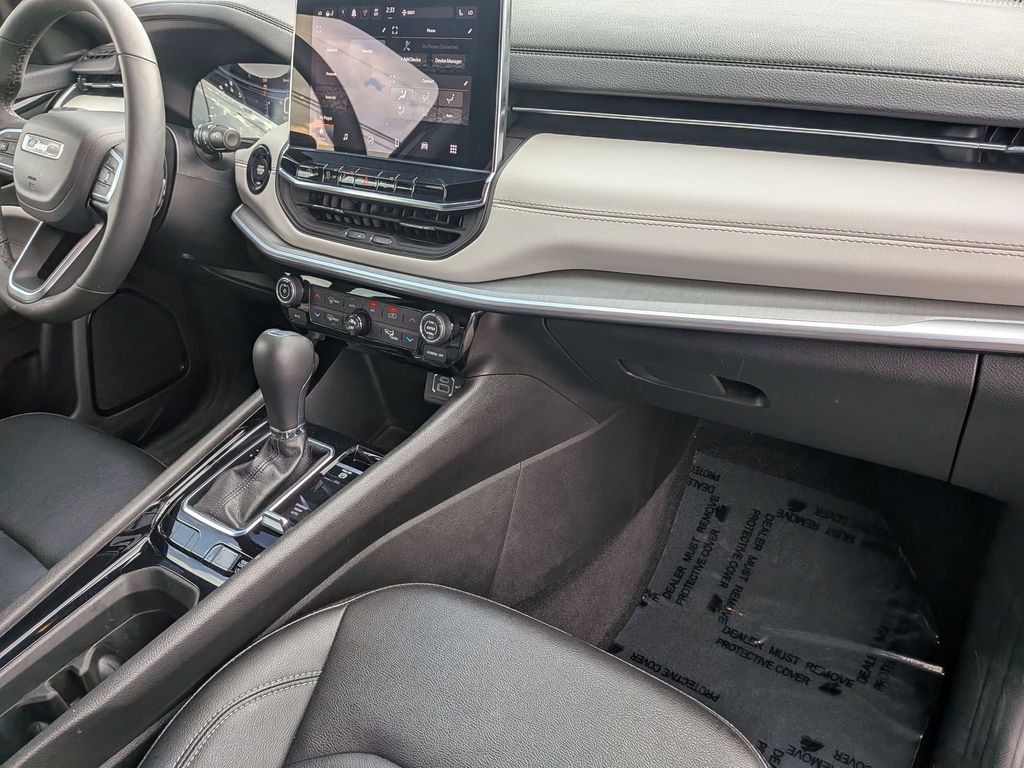 Thumbnail: 2025 Jeep Compass - 32