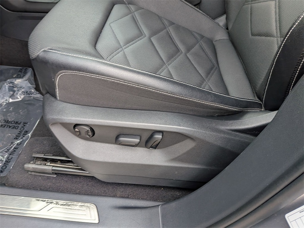 Thumbnail: 2024 Volkswagen Atlas - 14