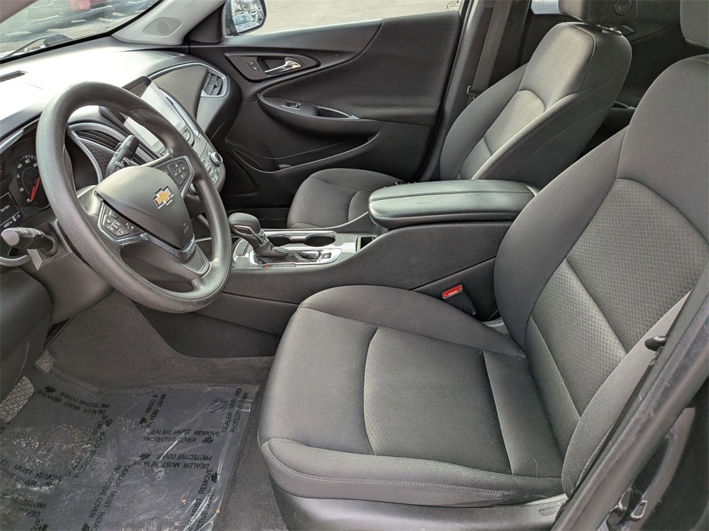 Thumbnail: 2023 Chevrolet Malibu - 18