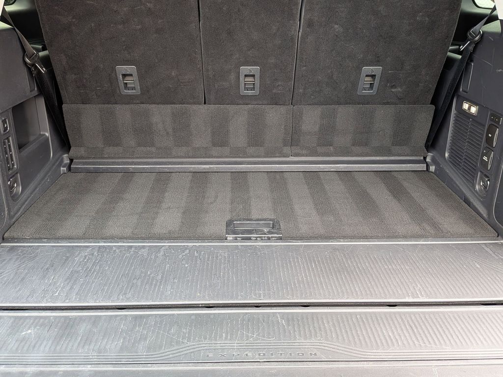 Thumbnail: 2025 Ford Expedition - 30