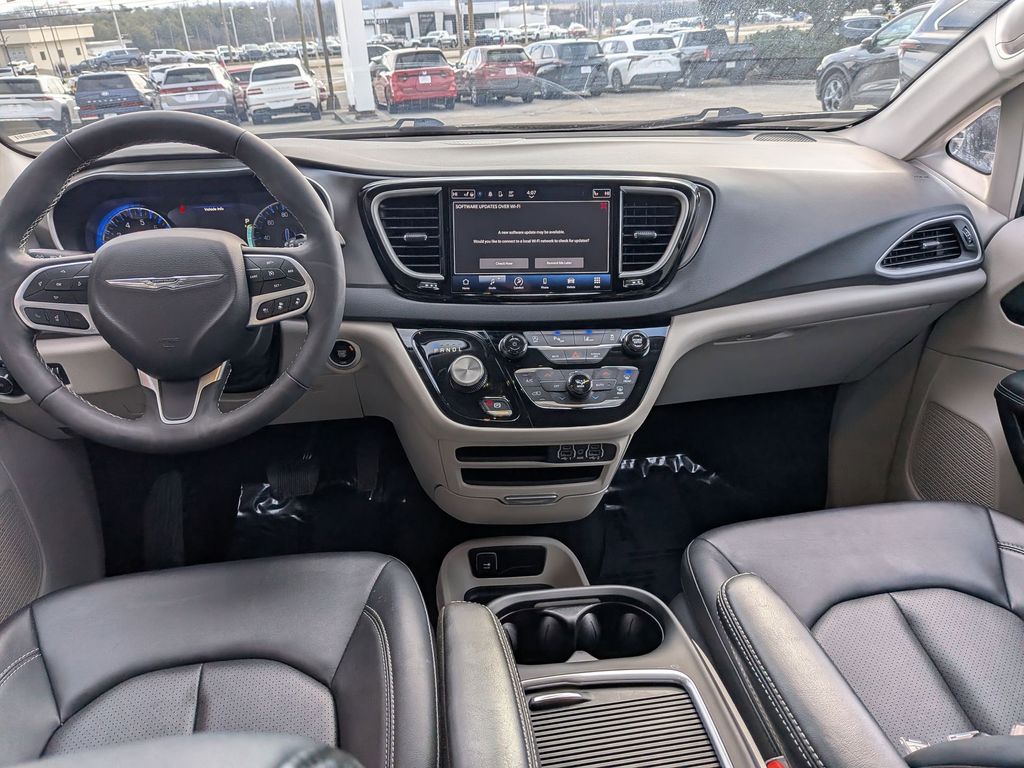 Thumbnail: 2024 Chrysler Pacifica - 23