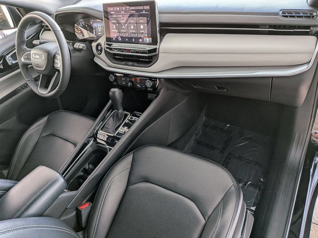 2025 Jeep Compass Limited - Photo 31