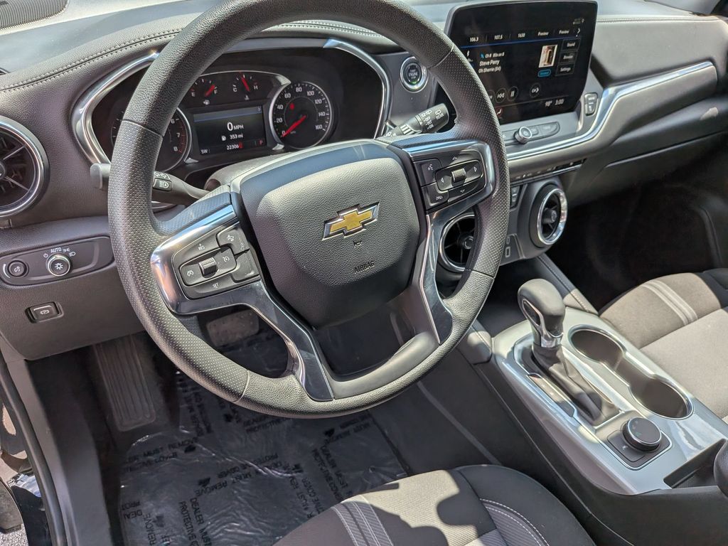 Thumbnail: 2025 Chevrolet Blazer - 15
