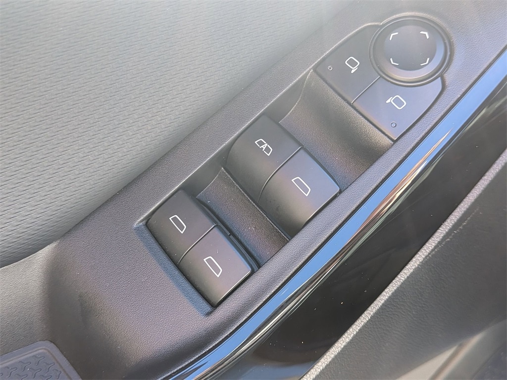 Thumbnail: 2025 Chevrolet Equinox - 10